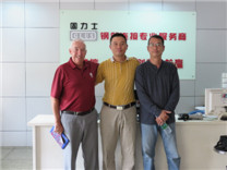 英國(guó)菲律賓合作伙伴考察固力士深圳鋼筋直螺紋連接套筒合影